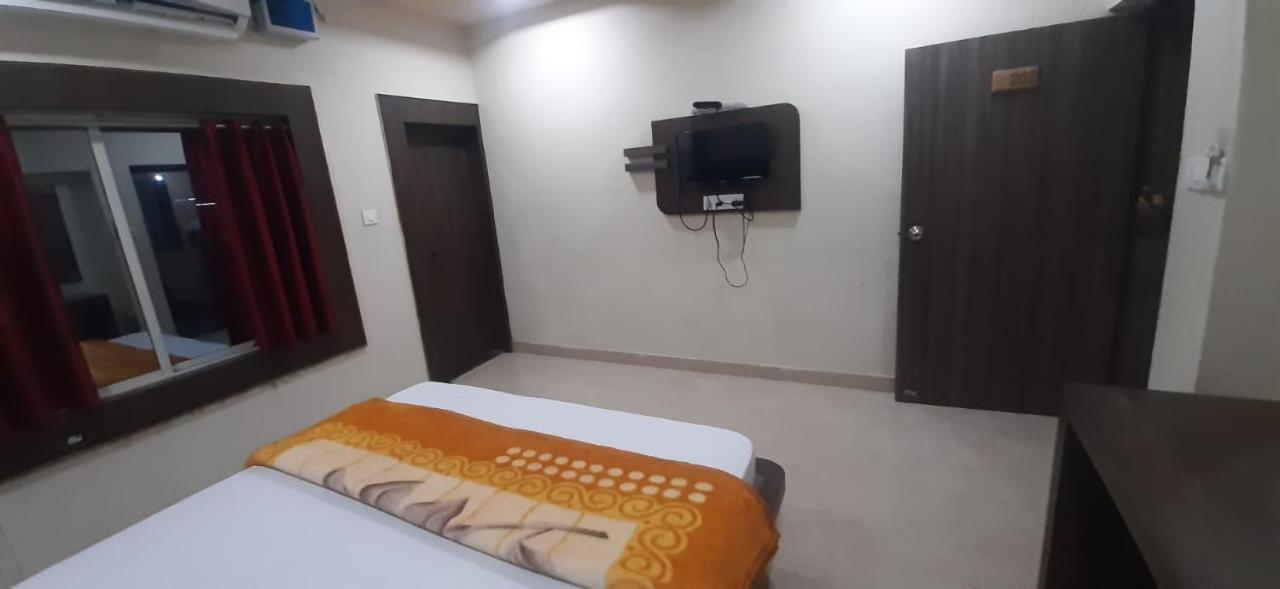Hotel Sea Queen Puri Exterior photo